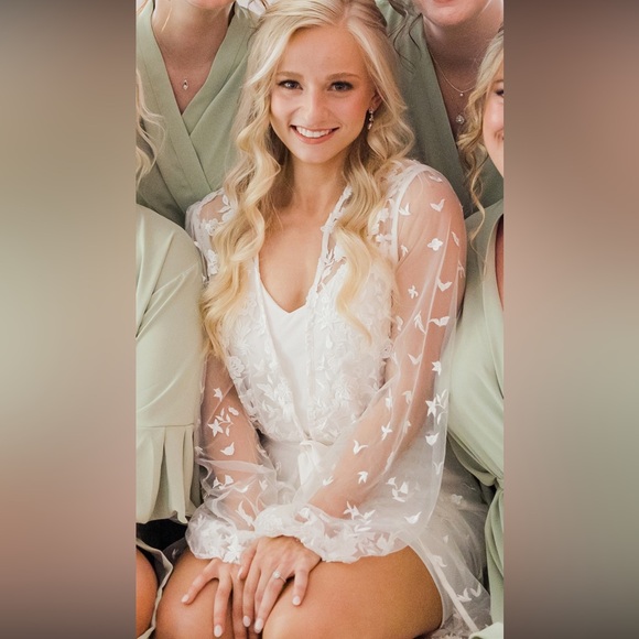 Embroidered Bridal Robe XS - Picture 3 of 3
